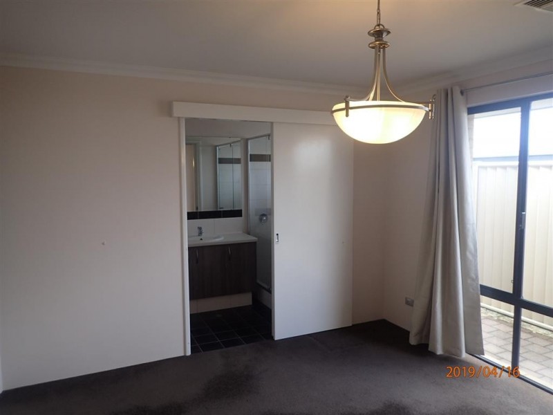 8 Quenda Rd, Harrisdale WA 6112