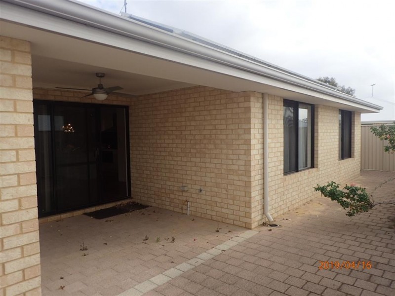 8 Quenda Rd, Harrisdale WA 6112