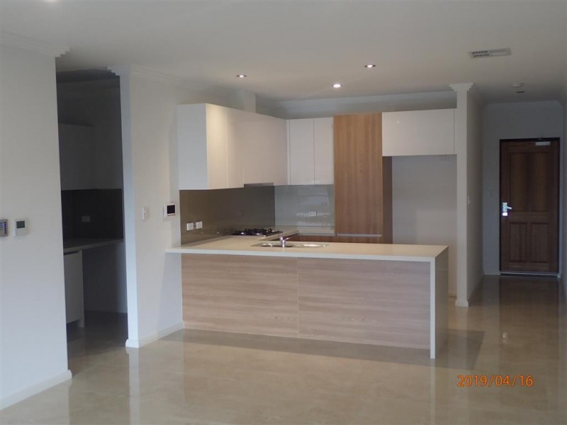 7/93 Gateway Blvd, Canning Vale WA 6155