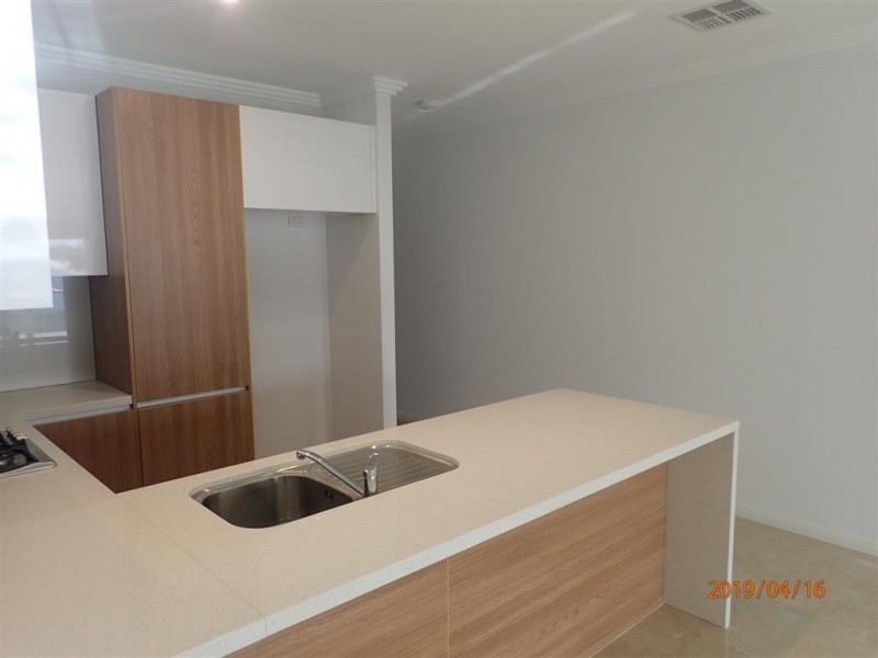 7/93 Gateway Blvd, Canning Vale WA 6155