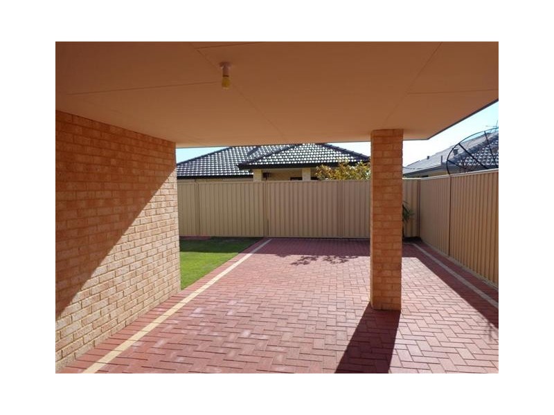 10 Tarn Drive, Canning Vale WA 6155