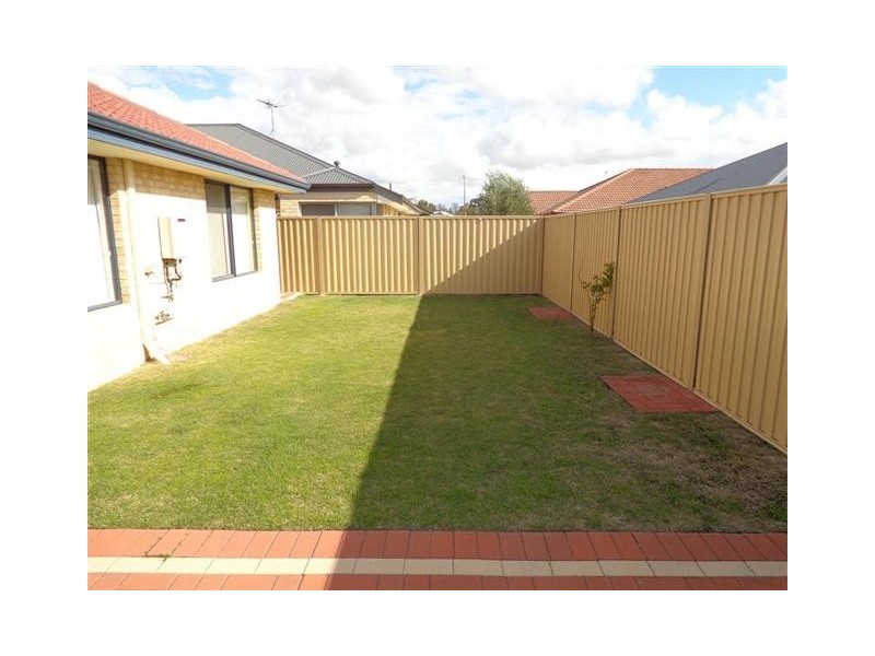 10 Tarn Drive, Canning Vale WA 6155