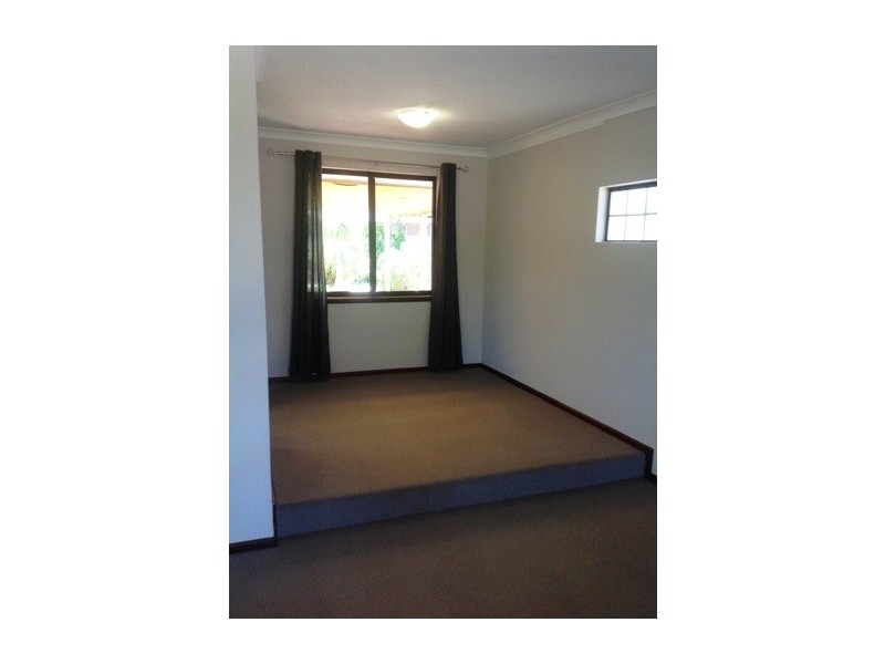 2 lowden court, Parkwood WA 6147