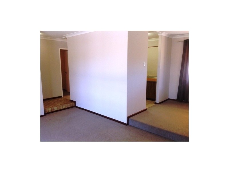 2 lowden court, Parkwood WA 6147