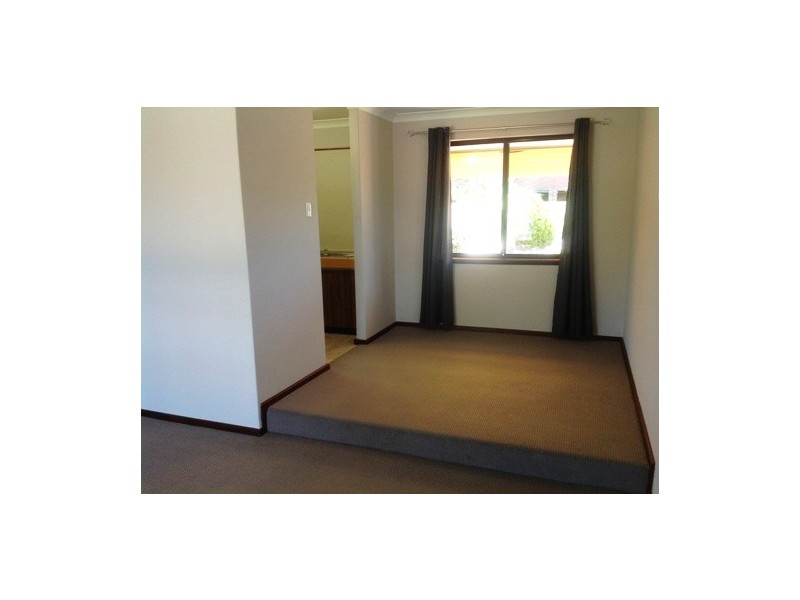 2 lowden court, Parkwood WA 6147