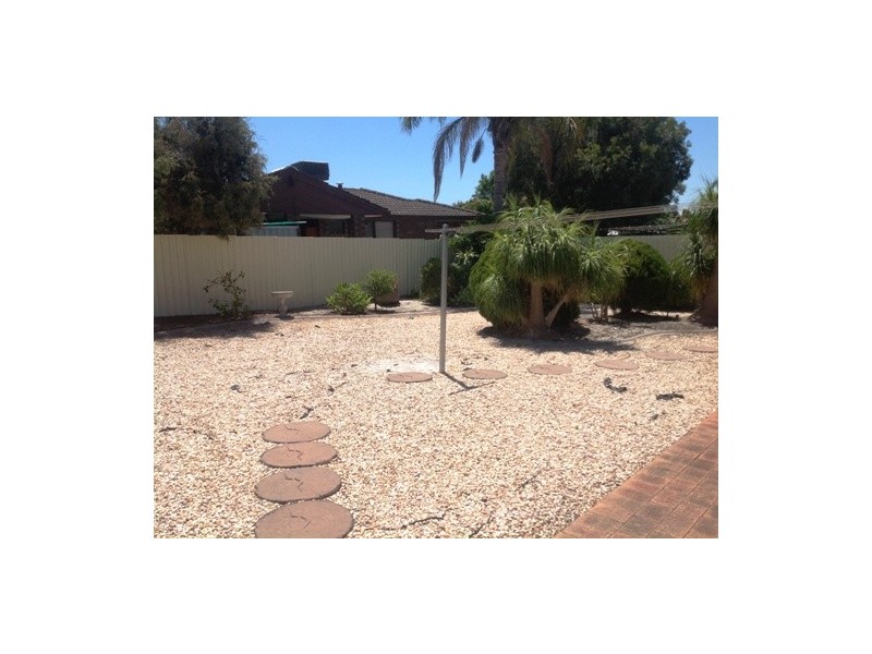 2 lowden court, Parkwood WA 6147