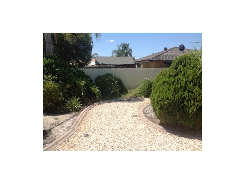 2 lowden court, Parkwood WA 6147