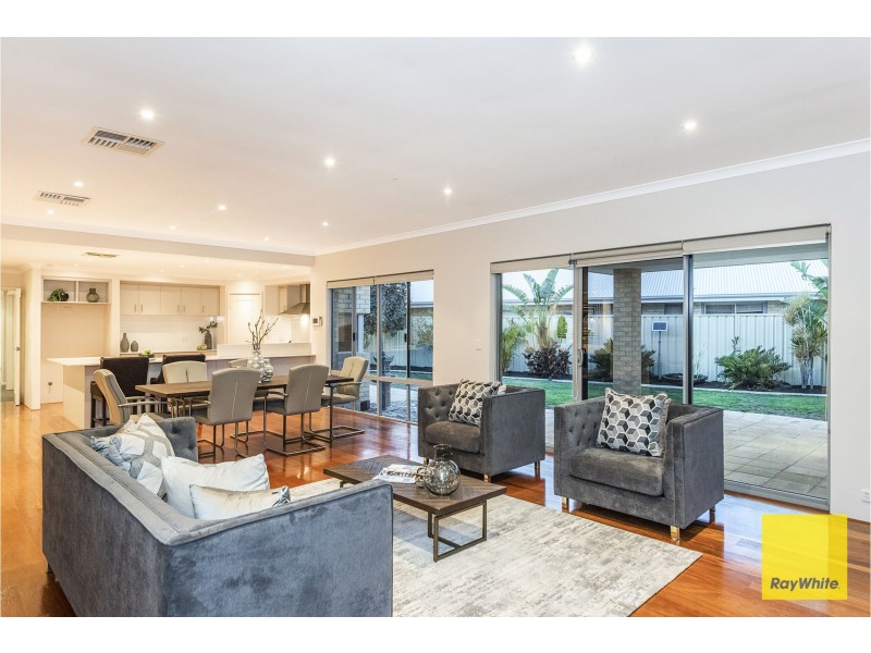 9 Tipperary Bend, Canning Vale WA 6155