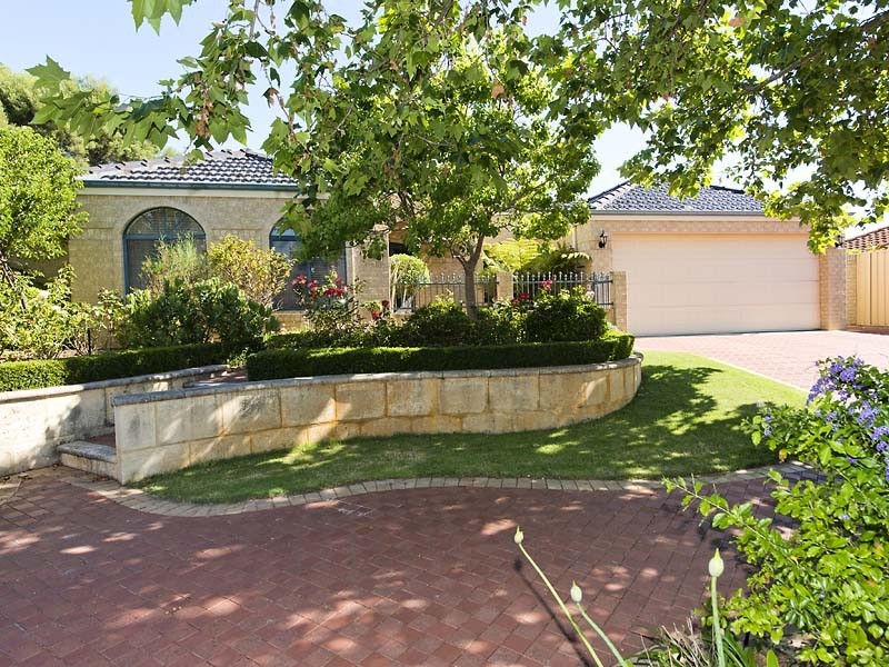 6 Sanctuary Avenue, Canning Vale WA 6155