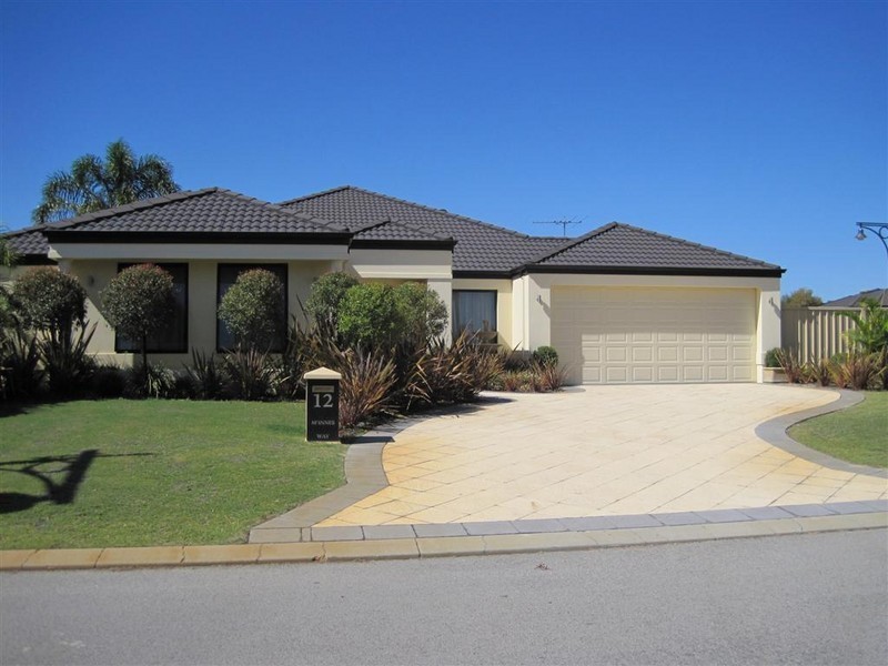 12 McInnes Way, Canning Vale WA 6155