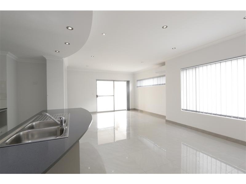 7 Hopkins Court, Southern River WA 6110