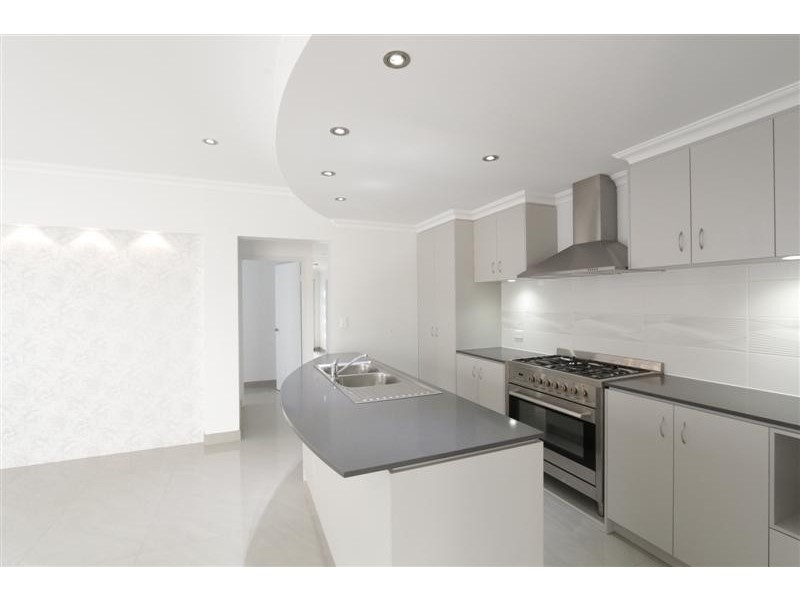 7 Hopkins Court, Southern River WA 6110