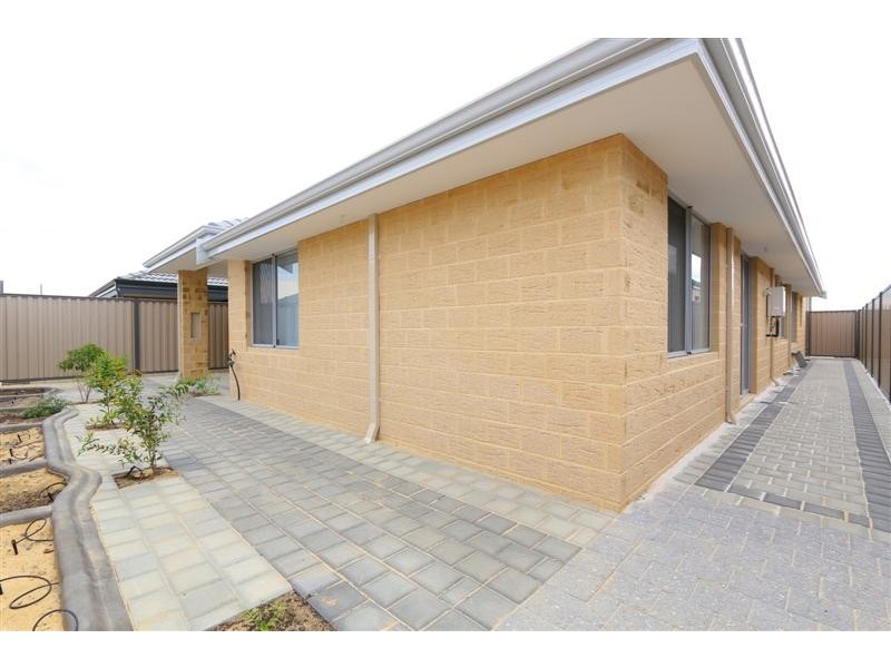 7 Hopkins Court, Southern River WA 6110