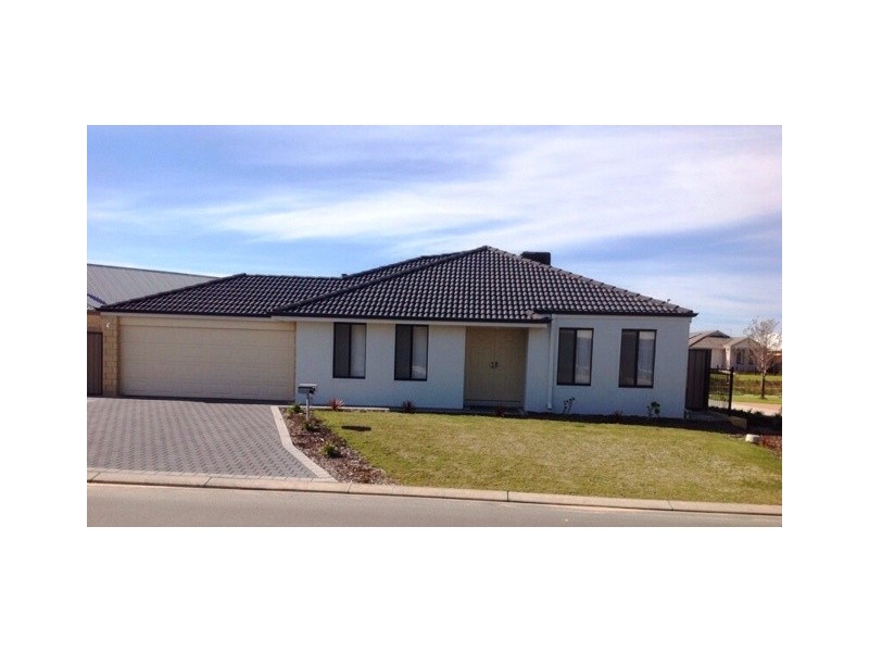 15 St Tropez Garden, Piara Waters WA 6112