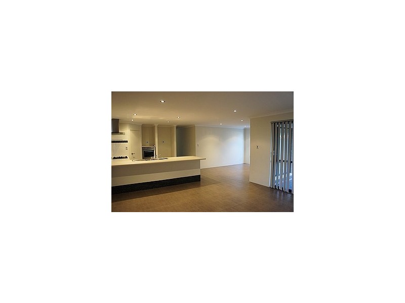 21 Sachem Bend, Piara Waters WA 6112