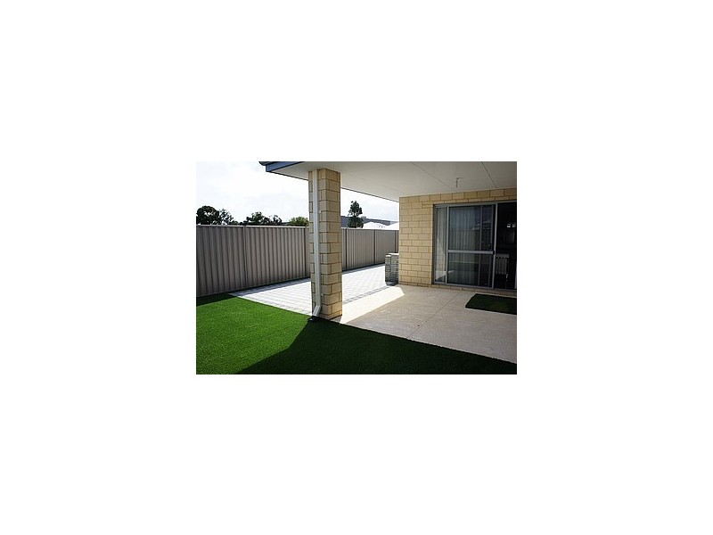 8 Parnell Way, Canning Vale WA 6155