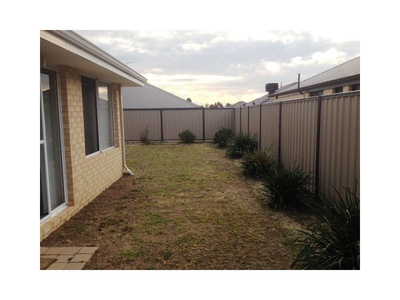 12 Evans Way, Byford WA 6122