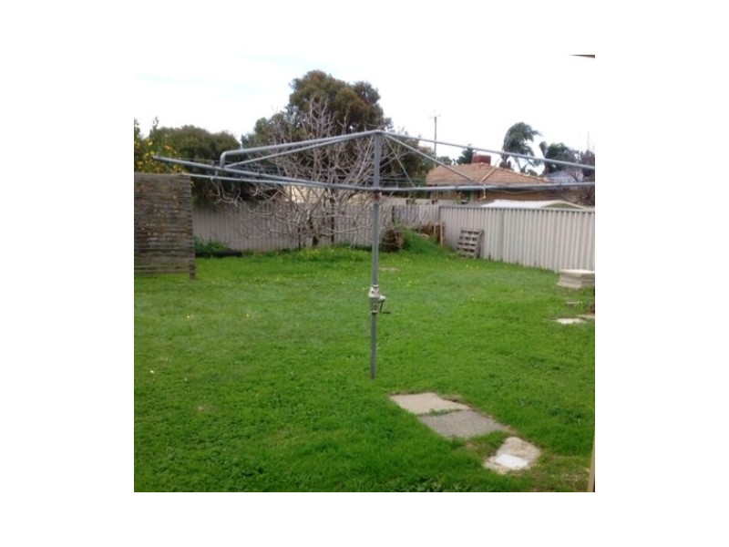 15 Waratah Court, Maddington WA 6109