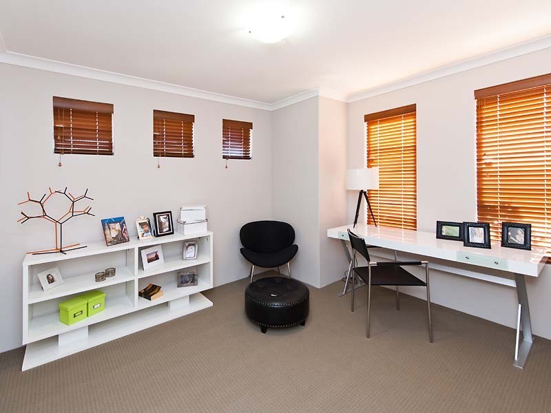 2/22 Whittaker Turn, Piara Waters WA 6112