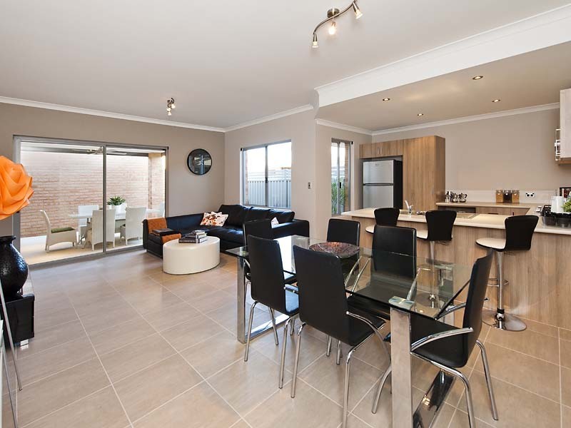 2/22 Whittaker Turn, Piara Waters WA 6112