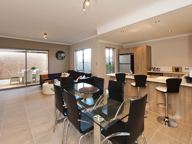 2/22 Whittaker Turn, Piara Waters WA 6112