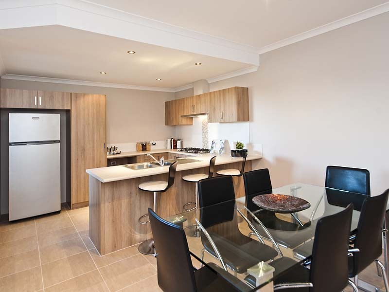 2/22 Whittaker Turn, Piara Waters WA 6112