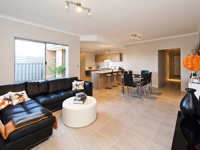 2/22 Whittaker Turn, Piara Waters WA 6112