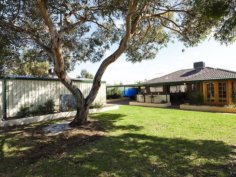 8 Dionne Place, Gosnells WA 6110