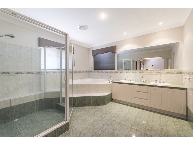 5 Frampton Crescent, Canning Vale WA 6155