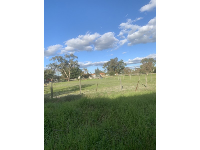 2/736 Rowley Road, Oakford WA 6121