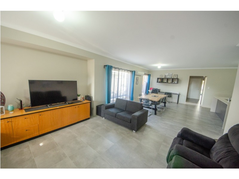 94 Dovedale Street, Harrisdale WA 6112