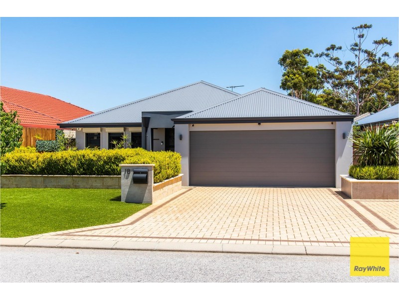 18 Tarn Drive, Canning Vale WA 6155