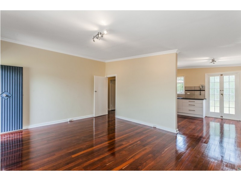 26 Gosnells Road West, Maddington WA 6109