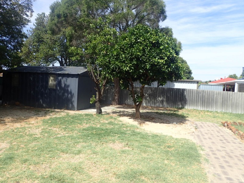 26 Gosnells Road West, Maddington WA 6109