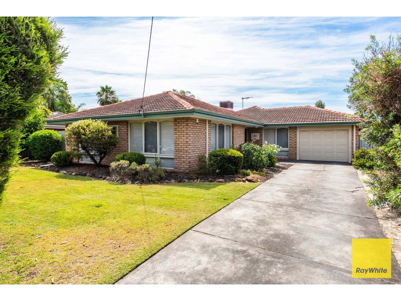 27 Sutherland Drive, Thornlie WA 6108