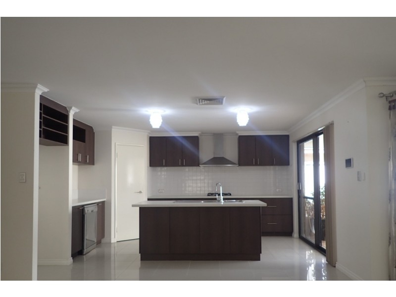 69 Waterfoot Loop, Canning Vale WA 6155