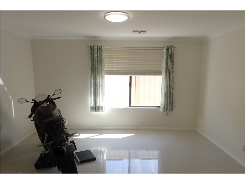 69 Waterfoot Loop, Canning Vale WA 6155