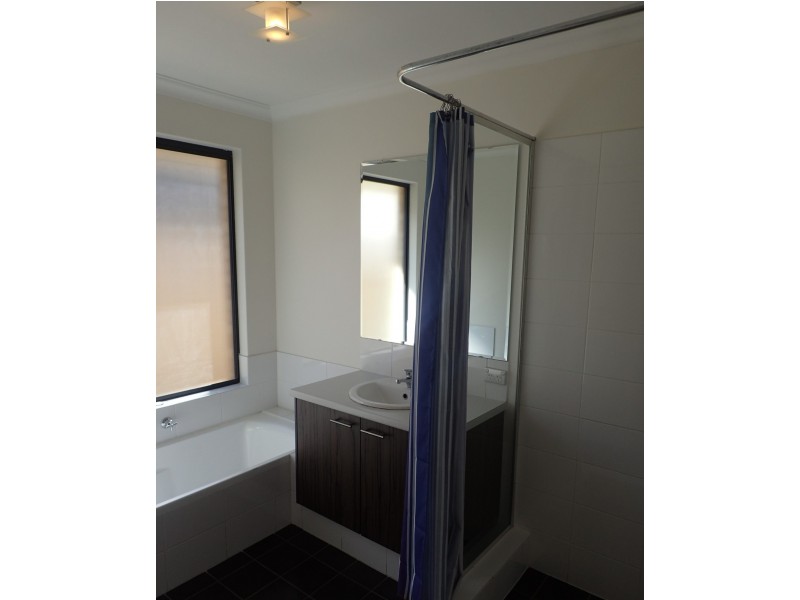 69 Waterfoot Loop, Canning Vale WA 6155