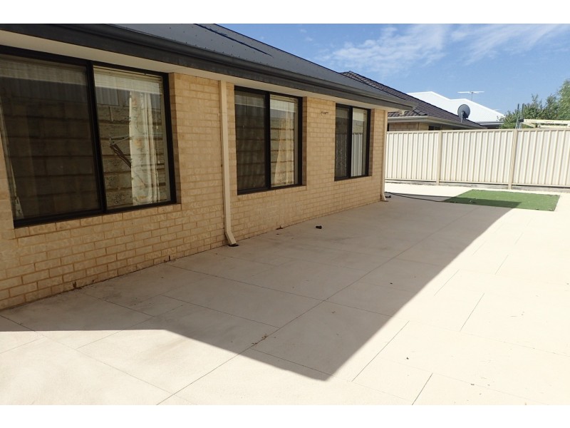 69 Waterfoot Loop, Canning Vale WA 6155