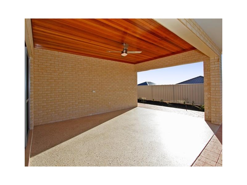 37 Waterfoot Loop, Canning Vale WA 6155