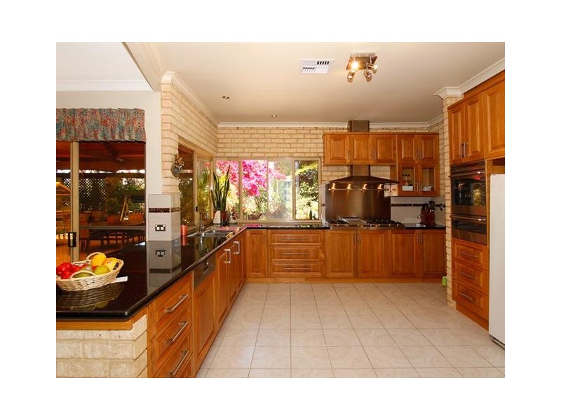 10 Durness Place, Canning Vale WA 6155