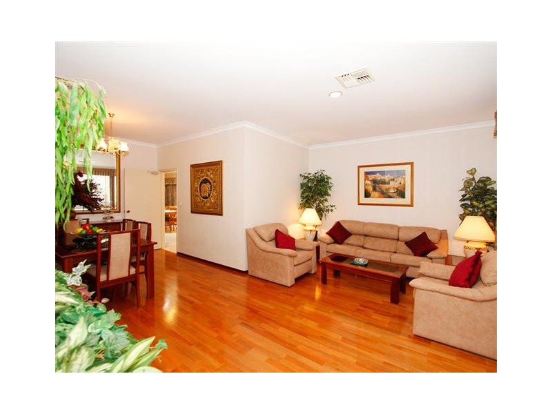 10 Durness Place, Canning Vale WA 6155