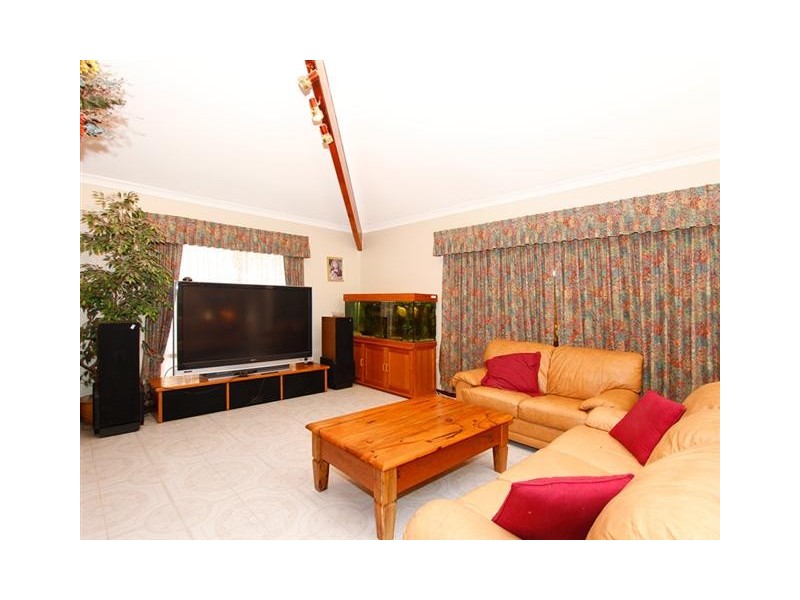 10 Durness Place, Canning Vale WA 6155