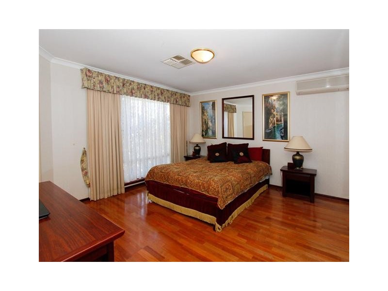 10 Durness Place, Canning Vale WA 6155