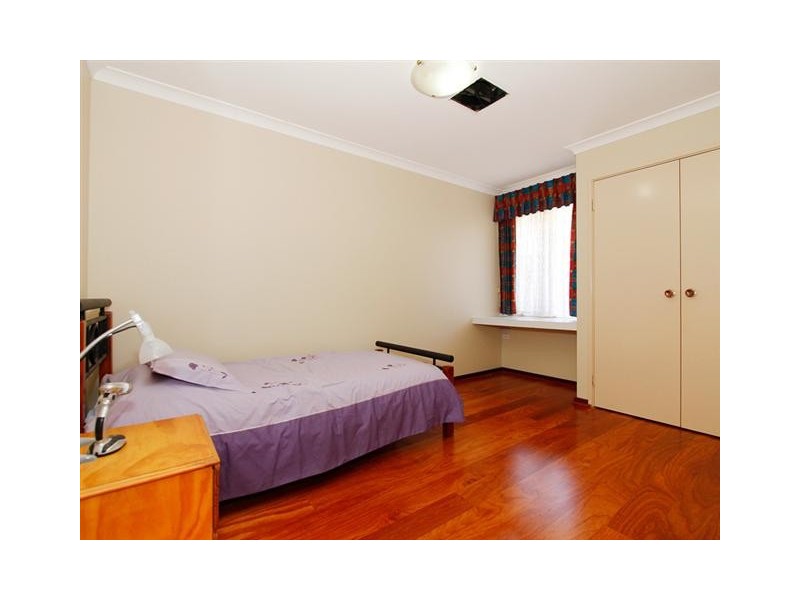 10 Durness Place, Canning Vale WA 6155