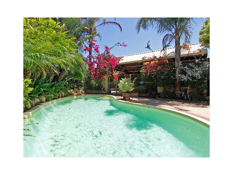 10 Durness Place, Canning Vale WA 6155