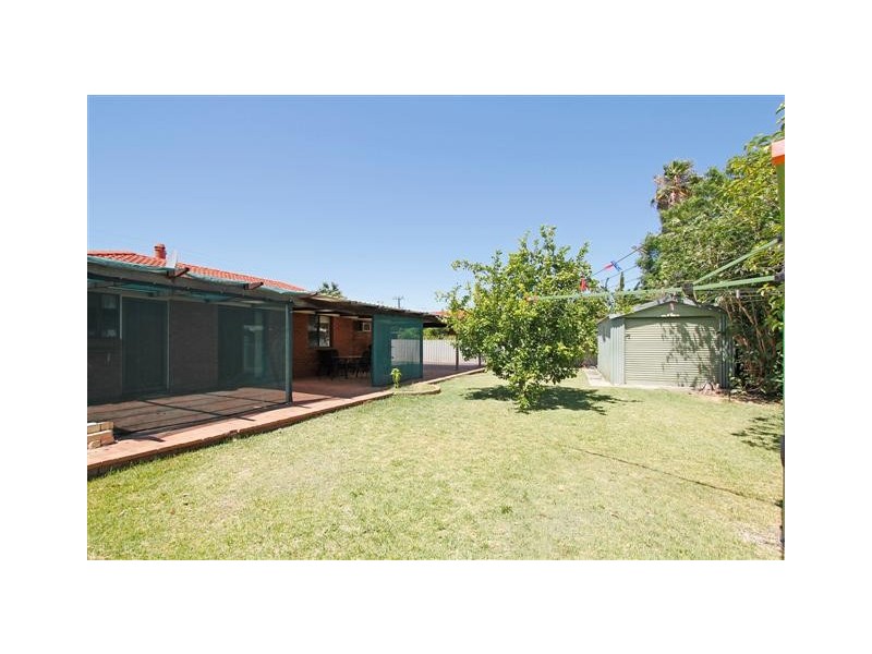 123 Berehaven Avenue, Thornlie WA 6108