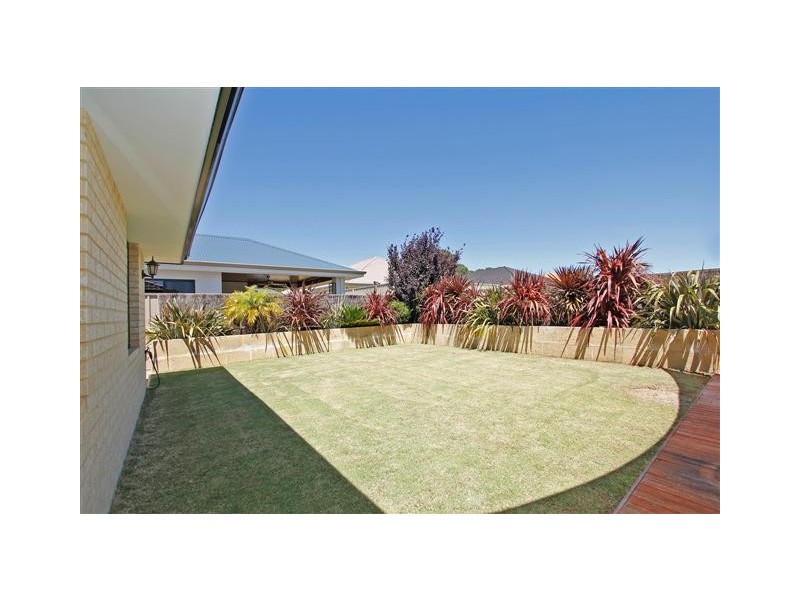 32 Willoughby Ramble, Harrisdale WA 6112