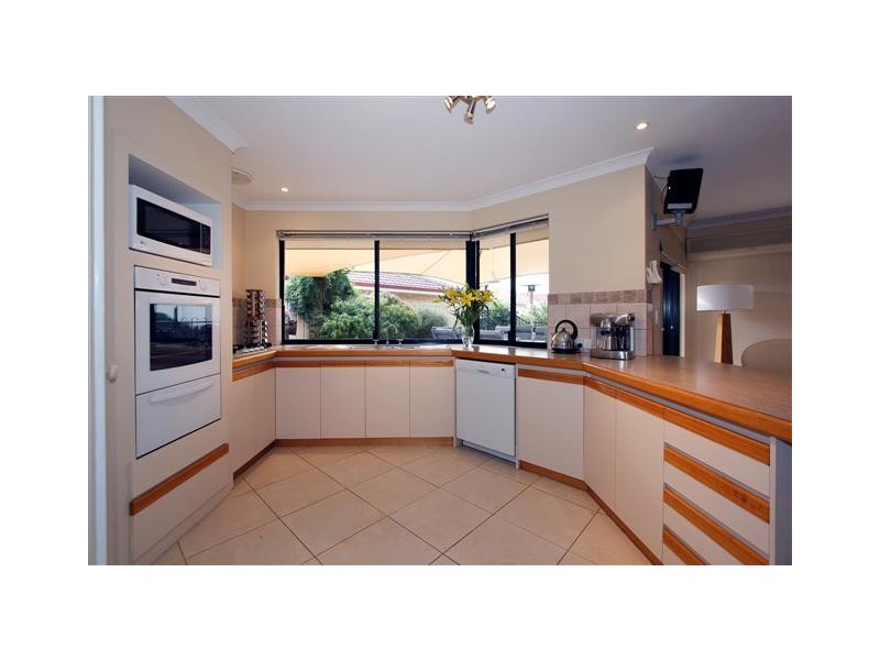 6 Peel Road, Coogee WA 6166