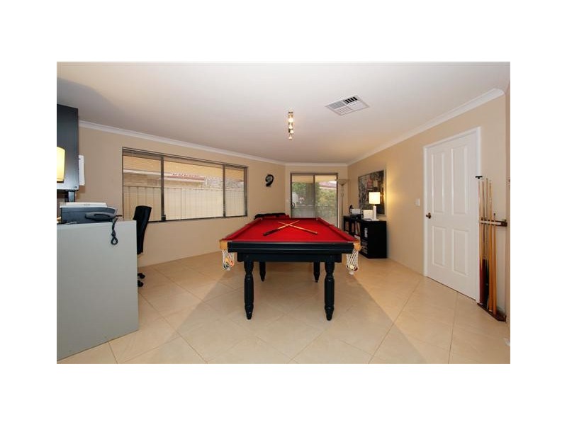 6 Peel Road, Coogee WA 6166